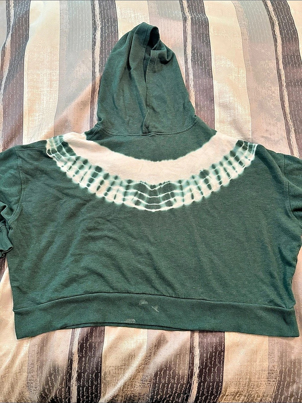 So Lounge Life XXL Green Tie Dye Cropped Hoodie